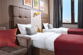 Отель Golden Tulip Краснодар Стандартный двухместный номер с 2 отдельными кроватями-1