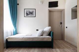 Хостел 338 Санкт-Петербург Кровать в общем номере для женщин с 5 кроватями-5