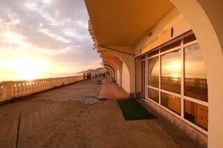 Отель Море за окном Эллинг Азовская 7 Лоо