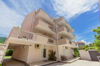 Апартаменты Rosić Apartments Тиват