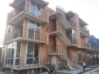 Апартаменты Apartmani Stojanović Сутоморе