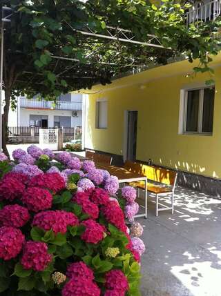 Апартаменты Apartments Pericic Сутоморе