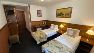 Гостиница Красный Терем Санкт-Петербург Комната стандарт с двумя односпальными кроватями-1