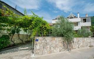 Апартаменты Apartmani Krgušić Тиват