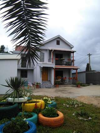 Апартаменты Guest House Lola Бар