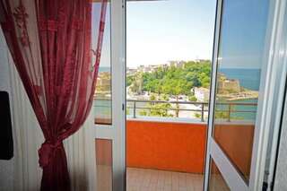 Апартаменты Apartment with 2 bedrooms in Ulcinj with wonderful sea view furnished balcony and WiFi 100 m from the beach Улцинь