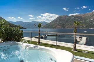 Отель Blue Kotor Bay Premium Spa Resort Котор