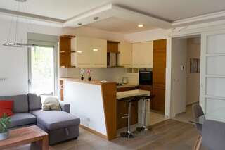 Апартаменты 2bd Modern Apt w/ Kotor Old Town & Bay Views Котор