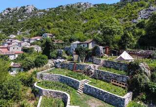 Люкс-шатры Old village Godinje Glamping Вирпазар