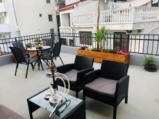 Проживание в семье Dino’s House Улцинь