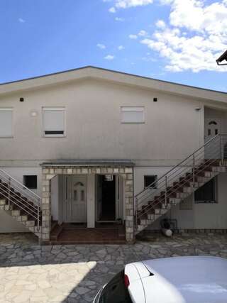 Апартаменты Apartman Ilino Бар