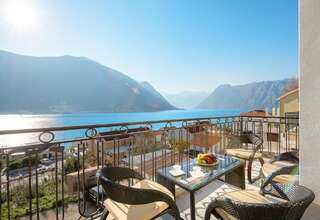Апартаменты AZZURO Delux with Pool near the Beach Котор
