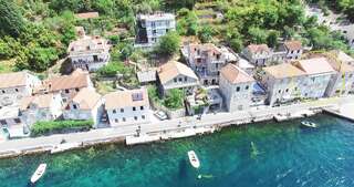 Апартаменты Seashore 4 apartment Lepetane Tivat Montenegro Тиват