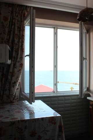 Фото номер Apartment Na Lidzava Beach Апартаменты с видом на море