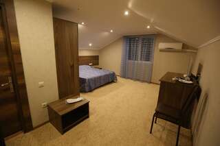 Фото номер Бутик Отель «Аимара» Двухместный номер с 1 кроватью и окном