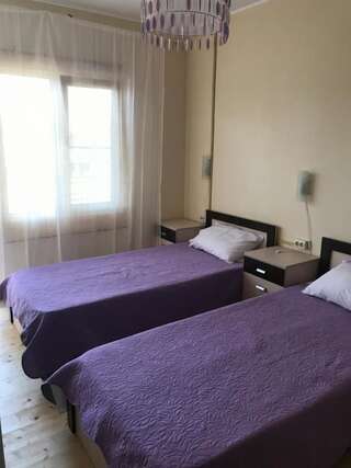 Отель Отель Семь Гор Сухум Двухместный номер с 2 отдельными кроватями-6