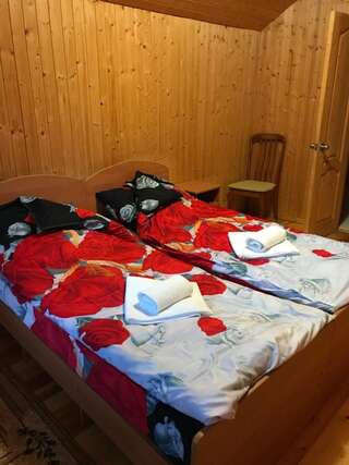 Отель Teremok Guest House Lidzava Бюджетный трехместный номер-2