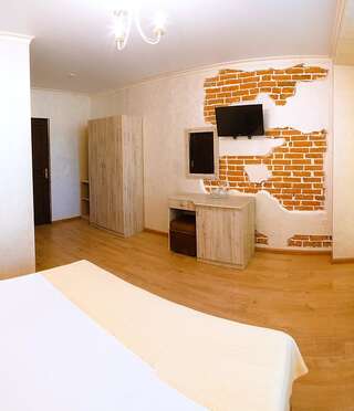 Фото номер Отель Пицунда Двухместный номер Делюкс с 1 кроватью или 2 отдельными кроватями