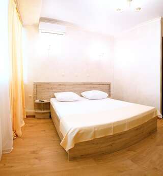 Фото номер Отель Пицунда Двухместный номер Делюкс с 1 кроватью или 2 отдельными кроватями