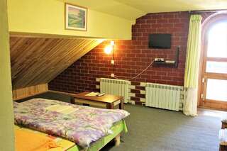 Мини-отель Отдых в Браславе Браслав Двухместный номер с 2 отдельными кроватями и собственной ванной комнатой-2