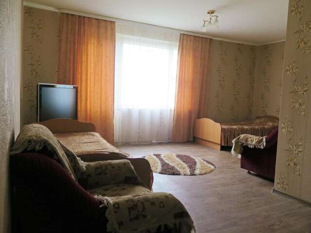 Апартаменты Apartment on Dovatora 8a Slonim-4