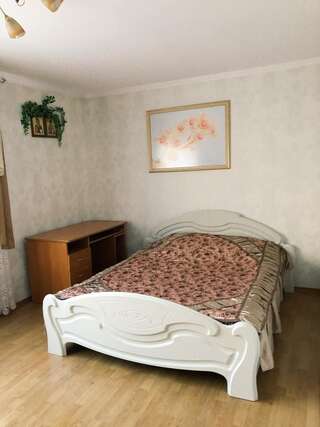 Фото номер Grodno Happy Apartment Апартаменты с 3 спальнями