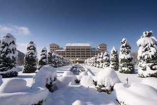 Курортные отели Qafqaz Riverside Hotel Габала
