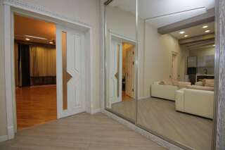 Апартаменты CENTR BAKU. 4 Bedrooms. Баку
