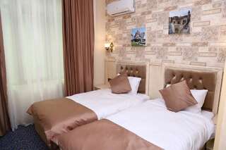 Отель Ruma Qala Hotel Шеки Двухместный номер с 1 кроватью или 2 отдельными кроватями, вид на горы-6