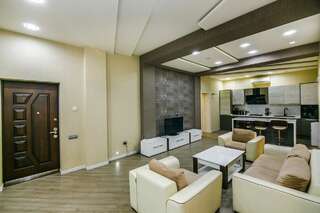 Апартаменты Cozy Ferrari Apartment with full amenities by Time Group Баку