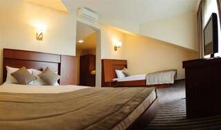 Фото номер Отель 4x4 Двухместный номер «Комфорт» с 2 отдельными кроватями