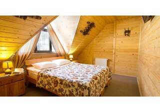 Отель Eco Hotel Bungalo Буковель Стандартный семейный номер-4