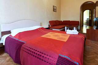 Апартаменты Home Hotel Apartments on Lva Tolstogo Киев