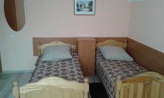 Фото номер Hostel on Flotska Двухместный номер с 2 отдельными кроватями