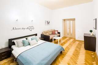 Апартаменты Bright and cozy apart with balcony Львов