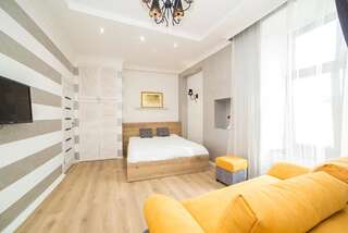 Апартаменты Miskevycha Square Apartment- 2 minutes to the Opera House and Market Square Львов