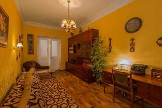 Апартаменты Apartment Vintage in the City Center Херсон Люкс с 1 спальней-40