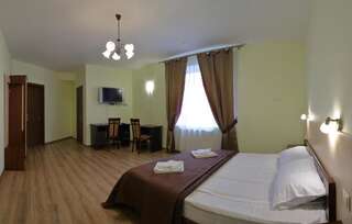 Фото номер Hotel Karpaty Большой двухместный номер с 1 кроватью
