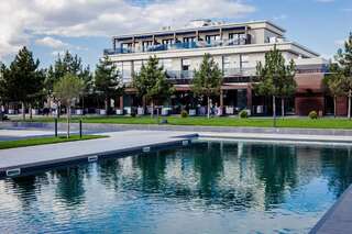 Отель Riviera Zoloche Resort & Spa Vishenki