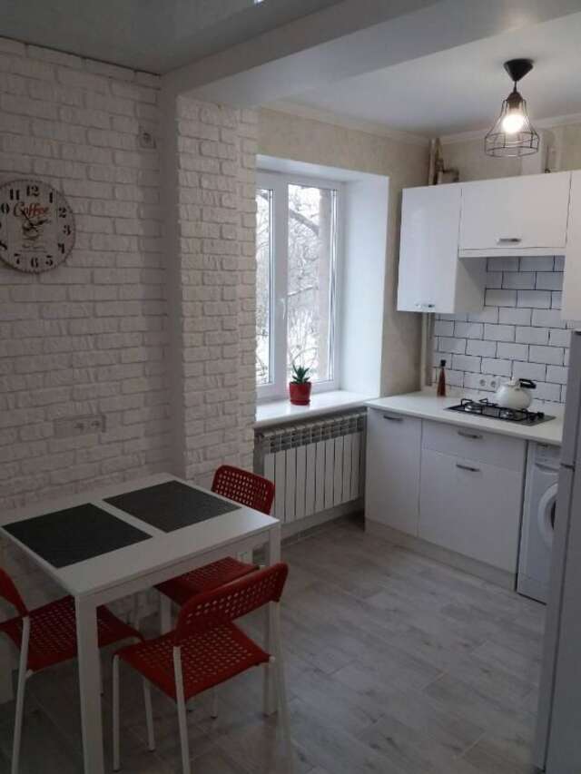 Апартаменты Apartment Svobody sq. opposite park Херсон-16