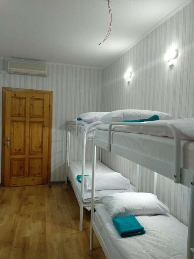 Хостелы VIP hostel Мукачево-3