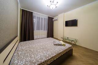 Апартаменты Kvartirkoff na Bogatirskaya 6a, 2 floor Киев