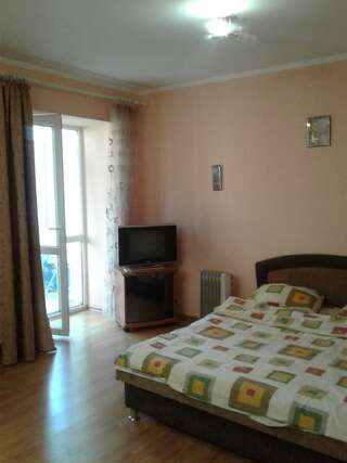 Апартаменты Красивые студии в центре рядом Менора, Мост-Сити, Пассаж Днепр