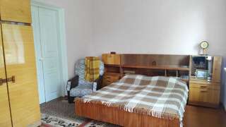 Проживание в семье separate [ROOM] homestay in a [private house], facilities SHARED with owner Berdychiv