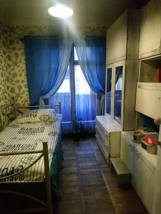 Проживание в семье Cozy room nearly the United Exhibition Center on the metro station Levoberejnaya.