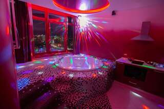 Апартаменты Odessa arkadiya 4 room and Jacuzzi Lux Одесса