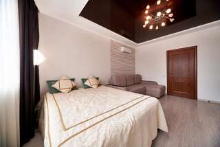 Апартаменты 2 bedrooms apartment Malinovskogo street, 8 Киев