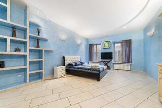 Апартаменты Deribasivska Vip 4-room Apartment Одесса