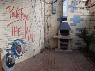 Апартаменты The Wall - уединение без ограничений Одесса