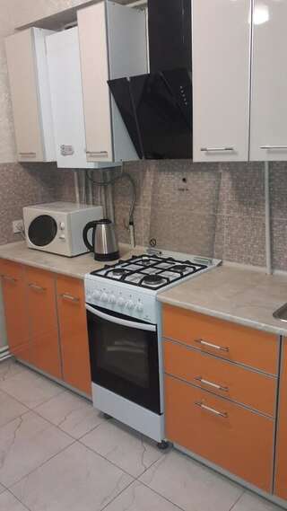 Апартаменты Трехкомнатная квартира в центре, до моря 7мин.